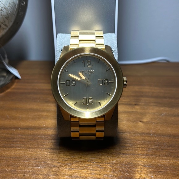 Nixon Corporal SS NEW Battery MINT CONDITION